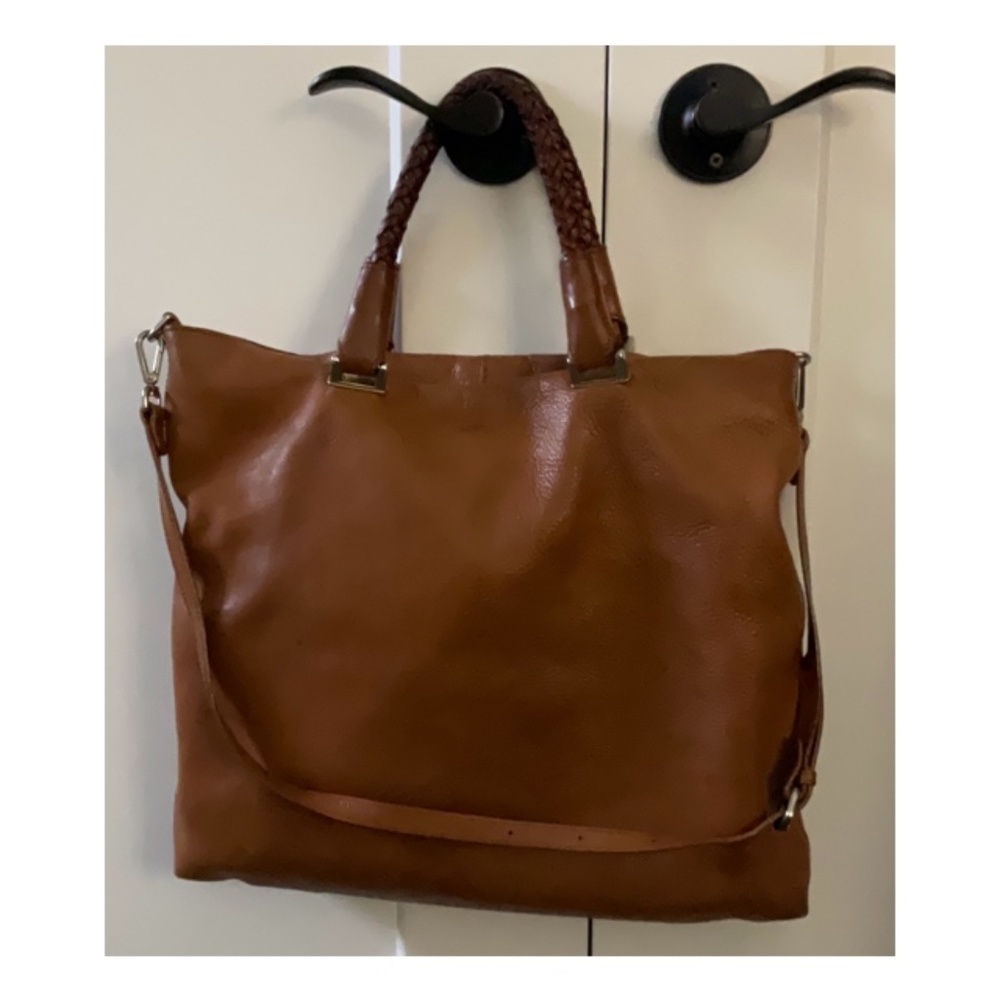 UTERQUE TAN SOFT GENUINE LEATHER HANDBAG MADE IN SPAIN ANDPURCHASED IN SPAIN